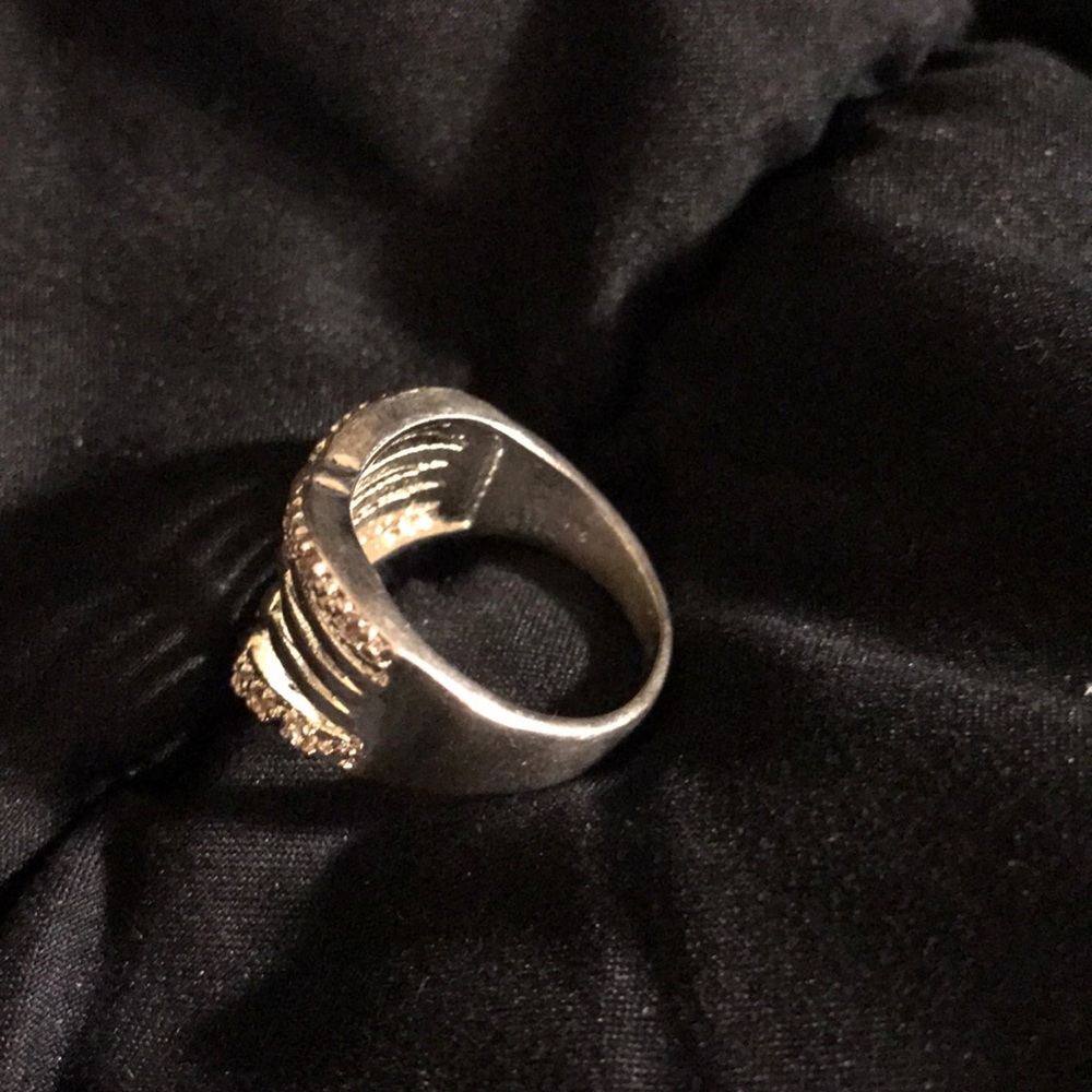 Women’s size 7 solid solid ring - Picture 4 of 4